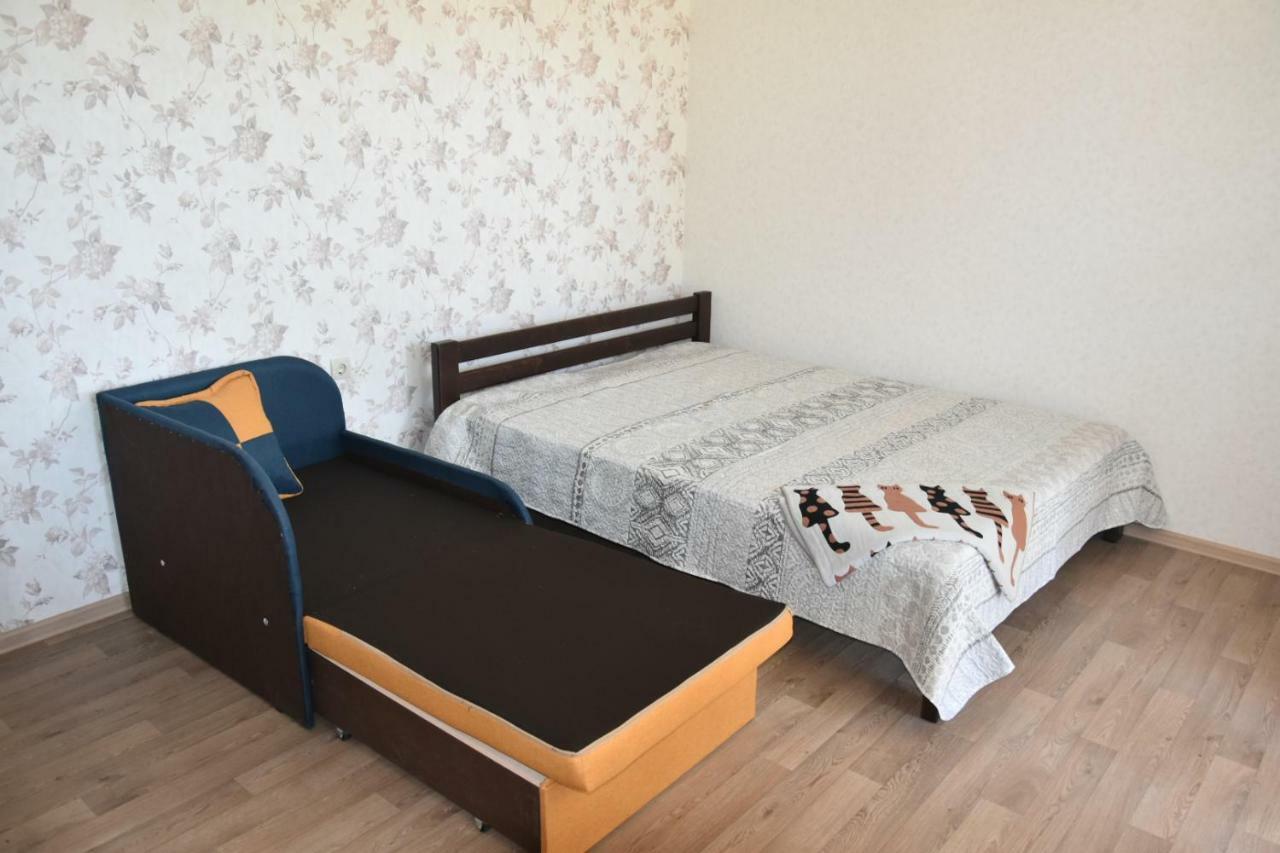 Три Кошки Hotell Tjornomorsk Exteriör bild