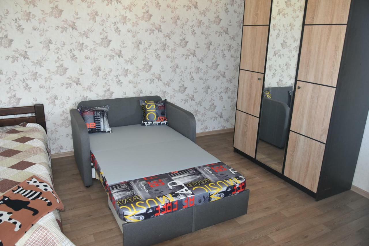 Три Кошки Hotell Tjornomorsk Exteriör bild