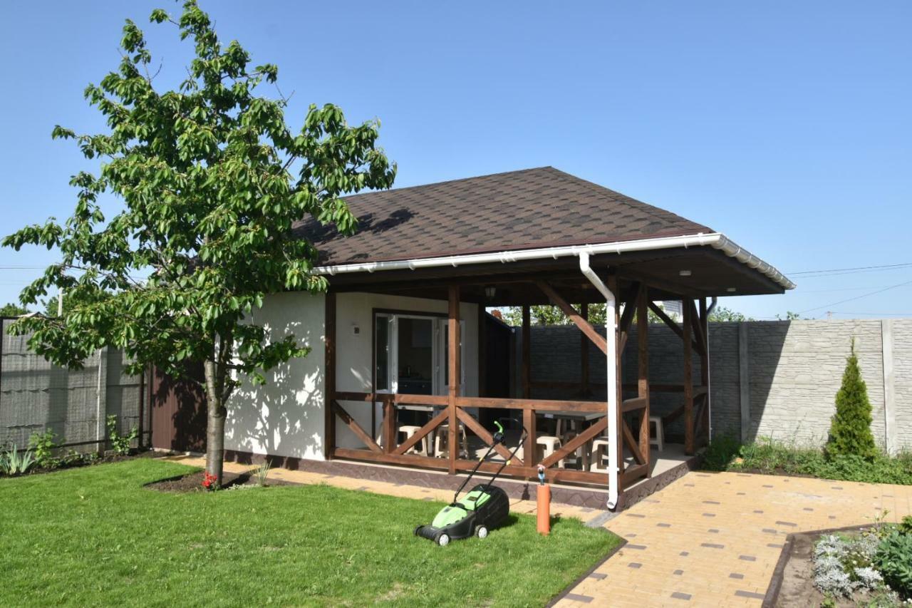 Три Кошки Hotell Tjornomorsk Exteriör bild
